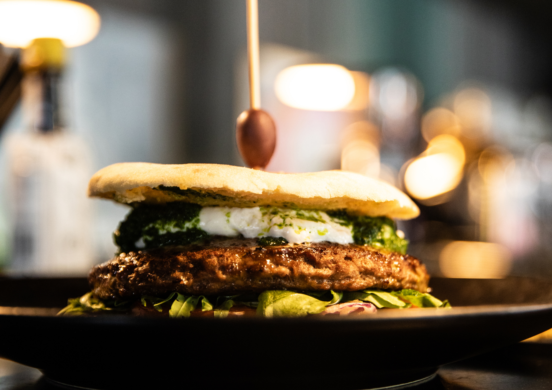 Signature Burger in the JAMS Design Hotel Restaurant in Munich Haidhausen.